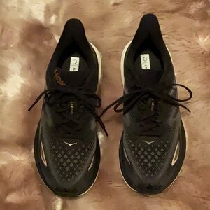 Hoka One One Clifton 9